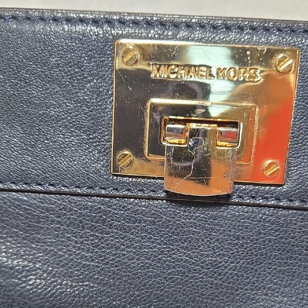 Michael Kors Vintage Satchel Gold MK HDWR Classic Elegance SOFT Leather - Picture 3 of 16